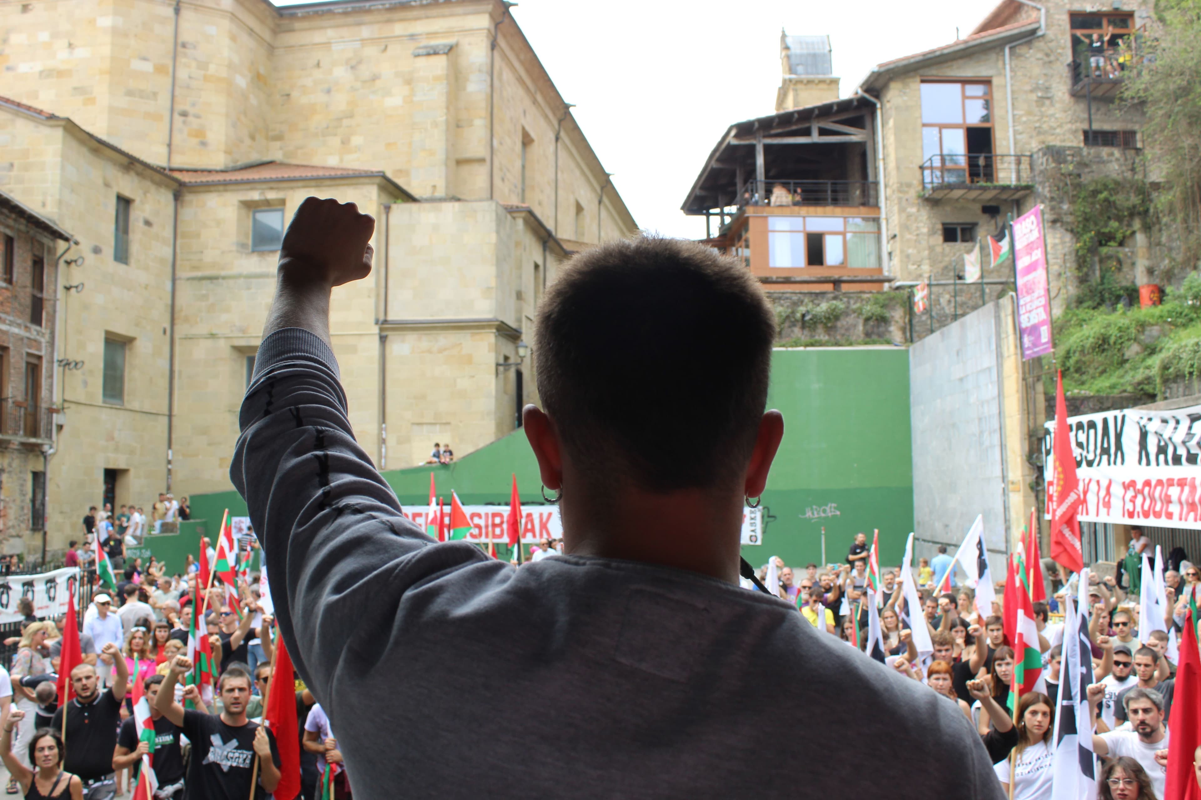 ASKE antolakundeak Estropadetan plazaratutako irakurketa