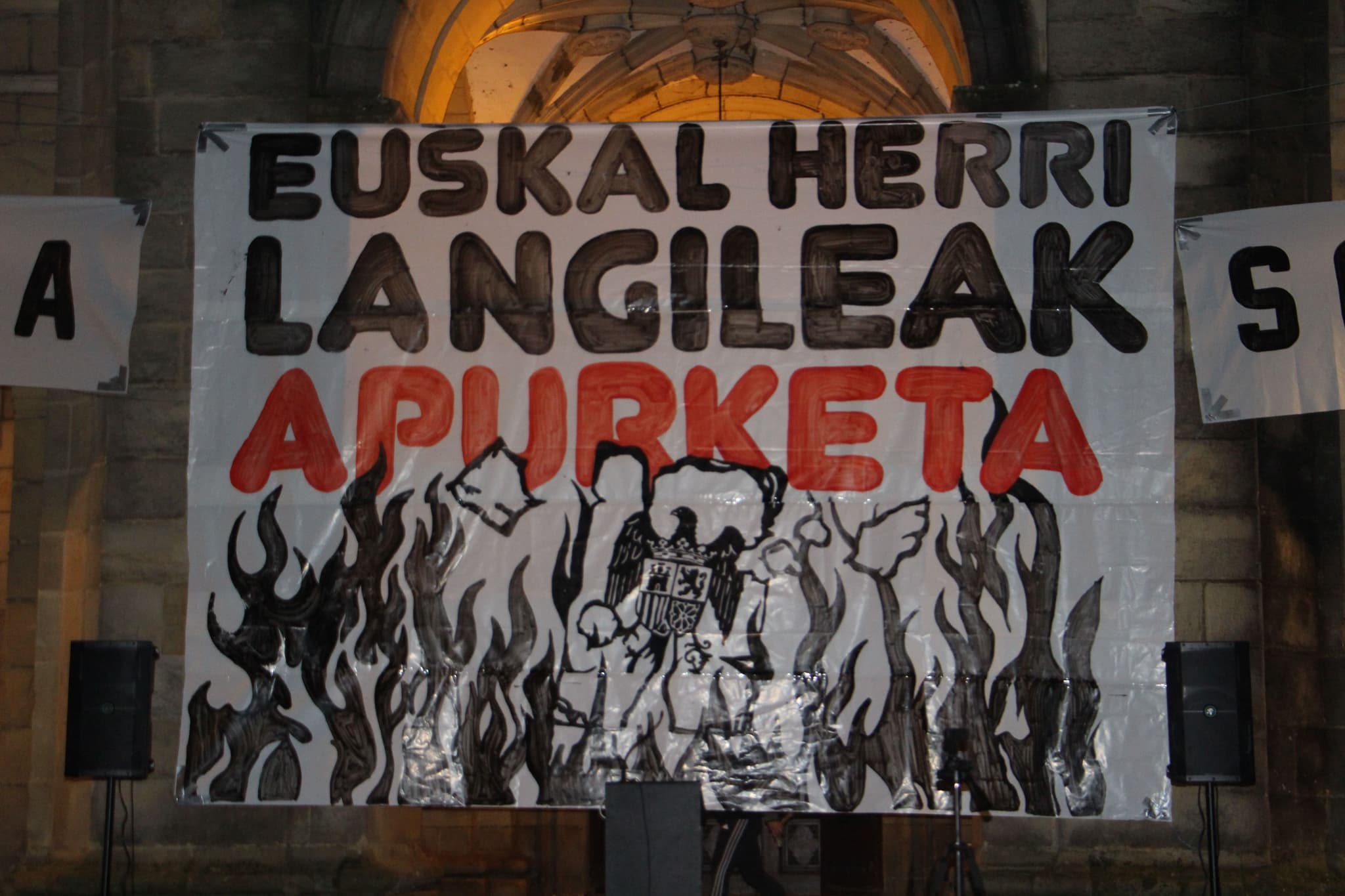 JARKI antolakunde iraultzaileak 2025ean antolatutako Espainiar Konstituzio Egunaren aurkako manifestazioko hitzaldia